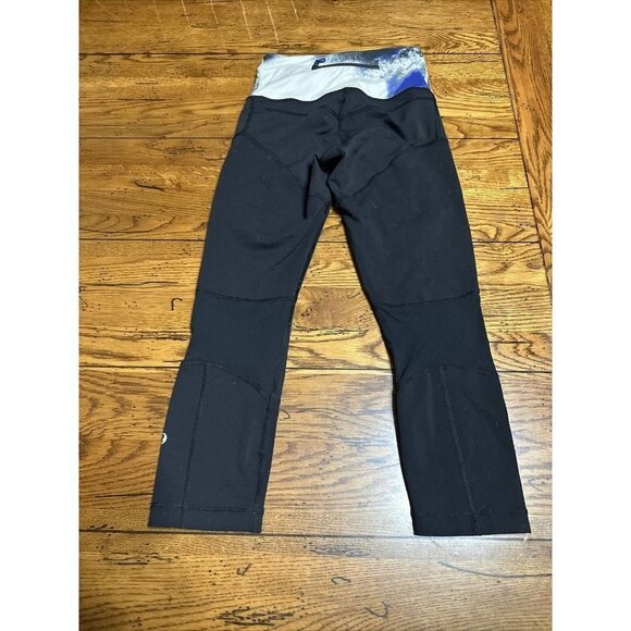 𝅺lululemon LL111 size 2 crop Black legging - Picture 1 of 9